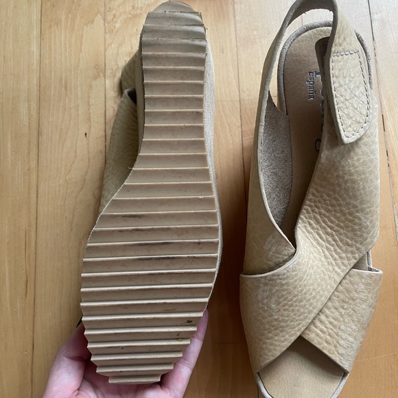 Pedro Garcia Pebbled Leather Wedges - Picture 3 of 3